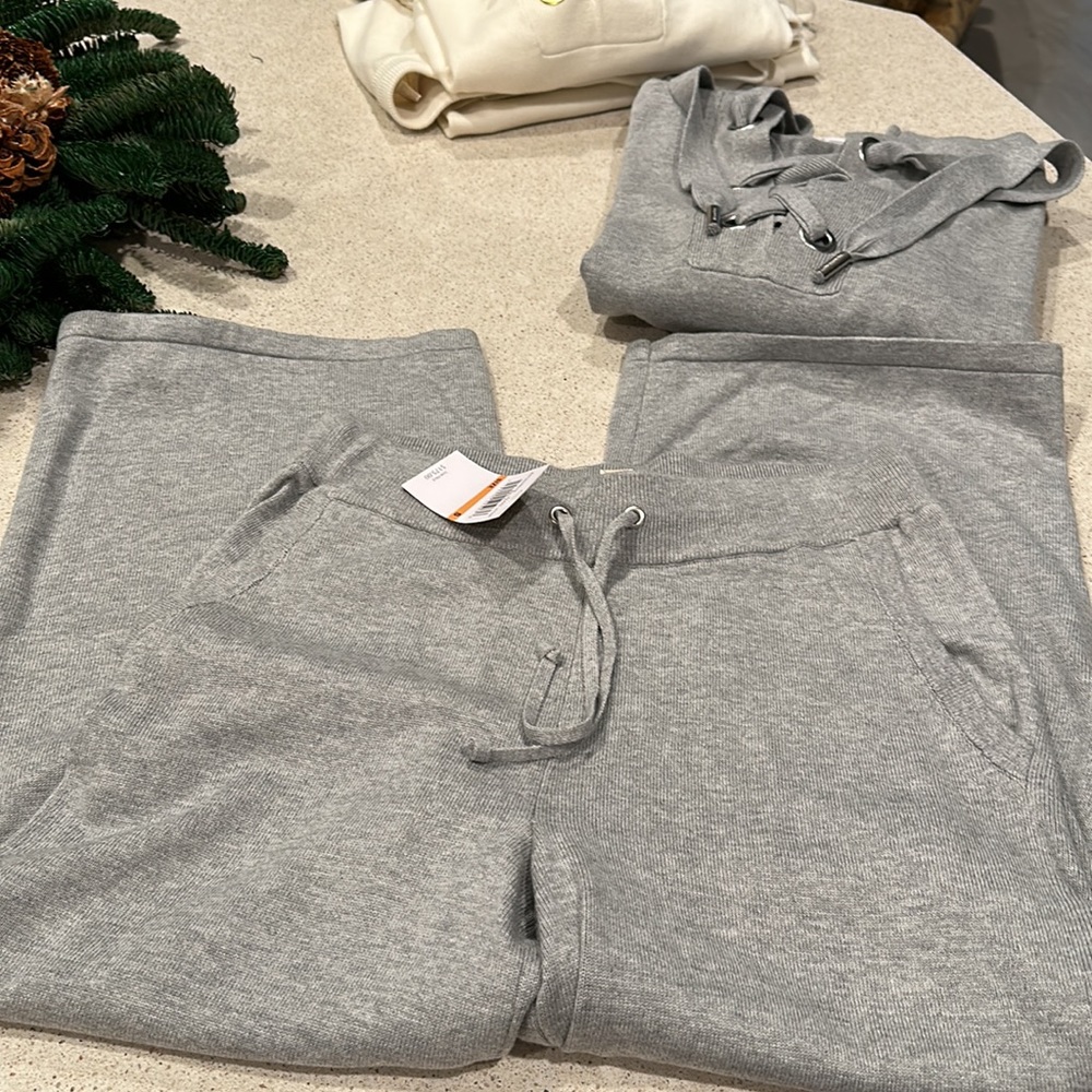 NWT Michael Kors Winter Set - Picture 7 of 10